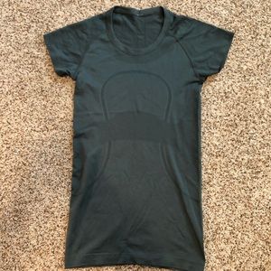 Army green, fitted Lululemon top